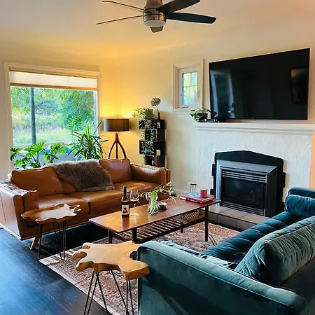 Hikari-Okanagan Sunshine B&B-2